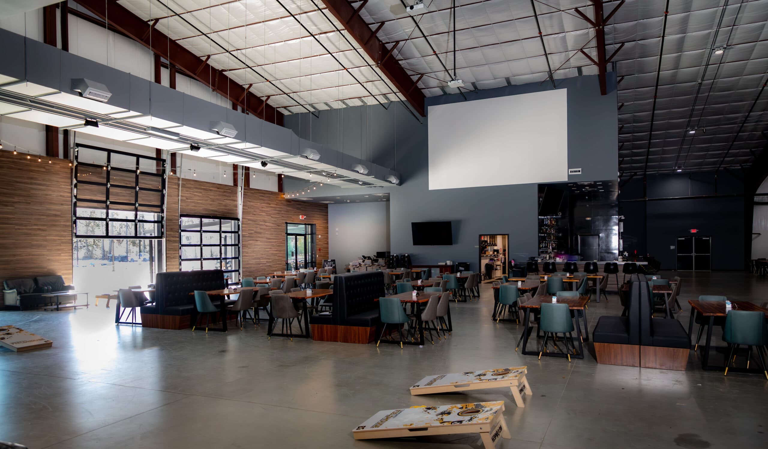 Fieldhouse dining 6